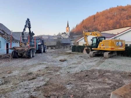 Mirna - rusitev hise ob soli, foto B Kos (25)